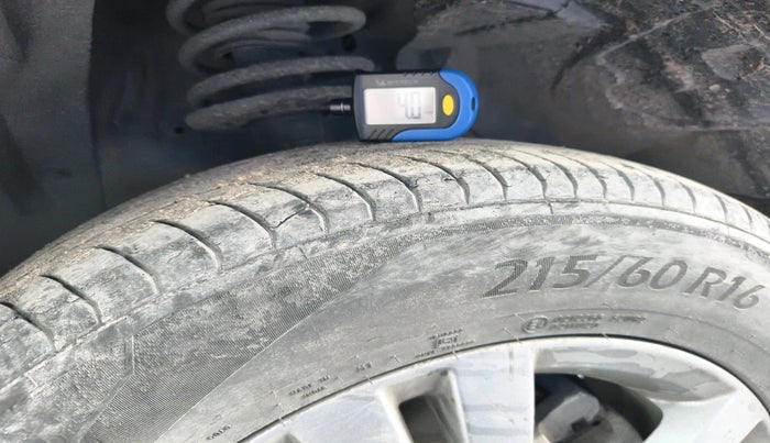 2016 Maruti Vitara Brezza ZDI PLUS, Diesel, Manual, 1,46,042 km, tyre