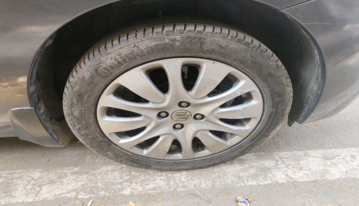 2018 Maruti Baleno ZETA PETROL 1.2, Petrol, Manual, 1,38,297 km, tyre