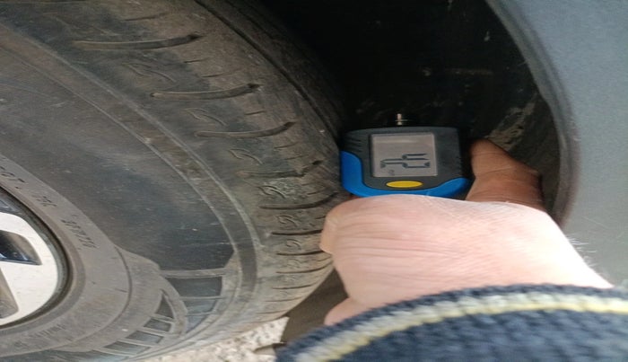 2023 KIA CARENS LUXURY PLUS 1.5 IMT PETROL, Petrol, Manual, 28,231 km, tyre