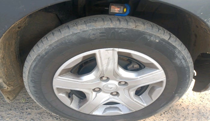 2022 Renault TRIBER RXT, Petrol, Manual, 30,223 km, tyre