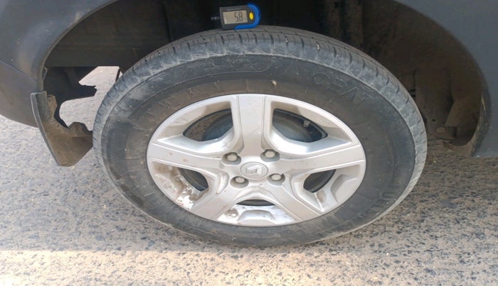 2022 Renault TRIBER RXT, Petrol, Manual, 30,223 km, tyre