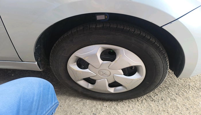 2017 Tata Tiago XZ PETROL, Petrol, Manual, 41,597 km, tyre