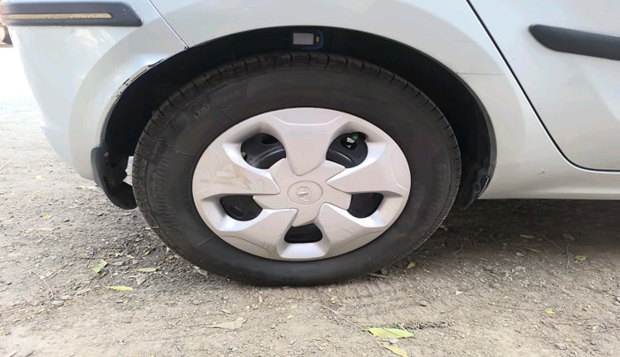 2017 Tata Tiago XZ PETROL, Petrol, Manual, 41,597 km, tyre