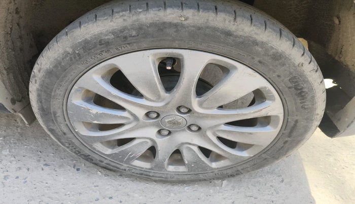 2018 Maruti Baleno ZETA DIESEL 1.3, Diesel, Manual, 1,60,026 km, tyre