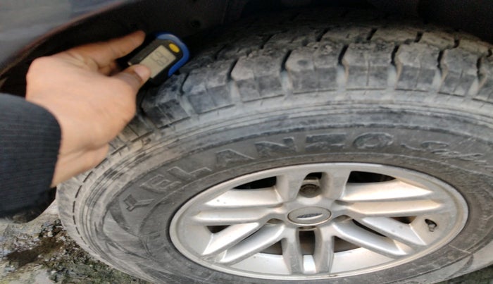 2011 Ford Endeavour 2.5L 4X2 MT, Diesel, Manual, 1,90,323 km, tyre