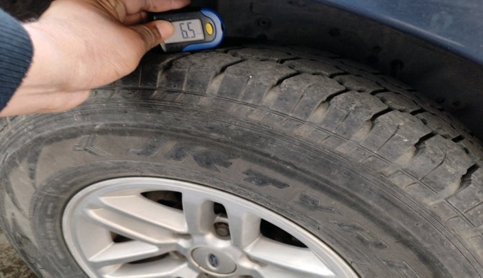 2011 Ford Endeavour 2.5L 4X2 MT, Diesel, Manual, 1,90,323 km, tyre