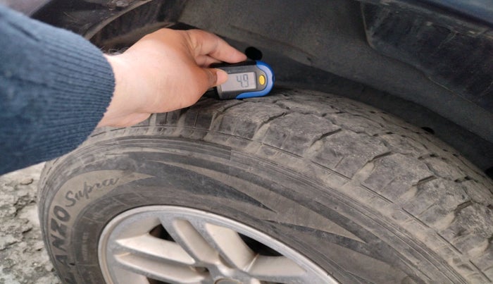 2011 Ford Endeavour 2.5L 4X2 MT, Diesel, Manual, 1,90,323 km, tyre