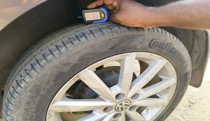 2017 Volkswagen Polo HIGHLINE PLUS 1.2(16 ALLOY, Petrol, Manual, 1,14,672 km, tyre