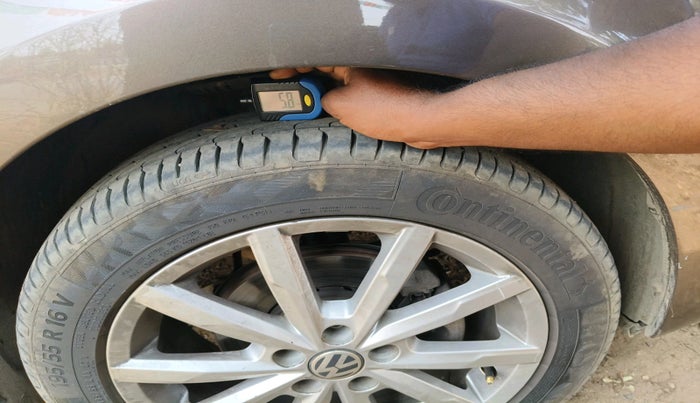 2017 Volkswagen Polo HIGHLINE PLUS 1.2(16 ALLOY, Petrol, Manual, 1,14,672 km, tyre