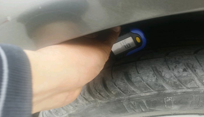 2012 Nissan Sunny XL, Petrol, Manual, 62,286 km, tyre