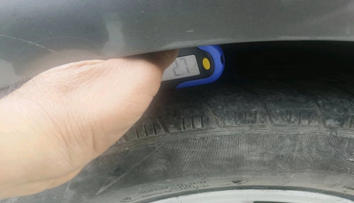 2012 Nissan Sunny XL, Petrol, Manual, 62,286 km, tyre