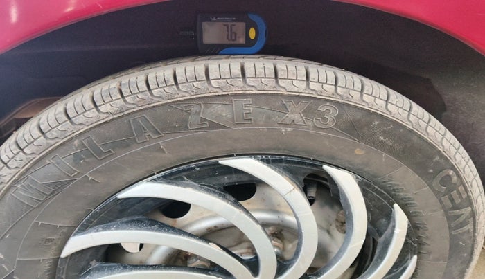 2015 Hyundai Eon ERA +, Petrol, Manual, 1,02,303 km, tyre