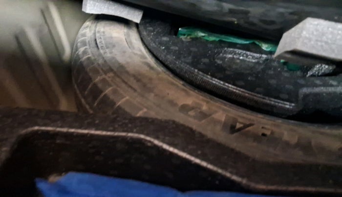 2016 Maruti Ciaz VDI SHVS, Diesel, Manual, 99,704 km, tyre