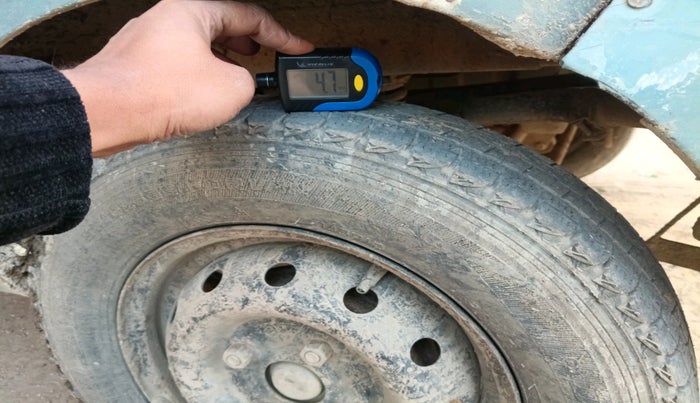 2013 Maruti Alto 800 LXI CNG, Petrol, Manual, 1,31,956 km, tyre