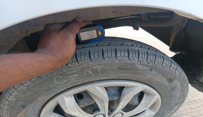 2014 Maruti Alto 800 LXI, Petrol, Manual, 64,151 km, tyre