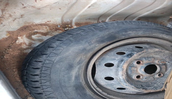 2014 Maruti Alto 800 LXI, Petrol, Manual, 64,151 km, tyre