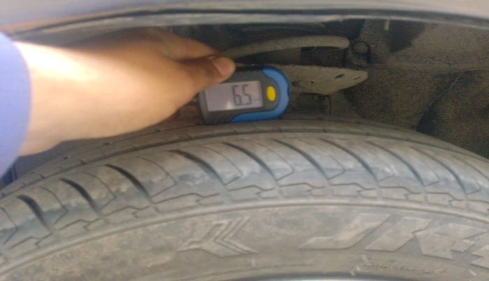 2013 Honda City 1.5L I-VTEC S MT, Petrol, Manual, 1,39,914 km, tyre