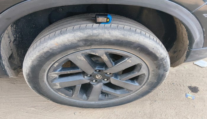 2022 Tata Harrier XZ PLUS 2.0L DARK EDITION, Diesel, Manual, 1,28,573 km, tyre