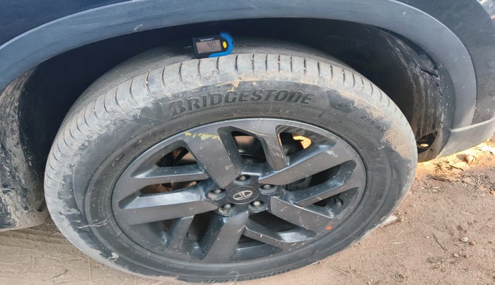 2022 Tata Harrier XZ PLUS 2.0L DARK EDITION, Diesel, Manual, 1,28,573 km, tyre