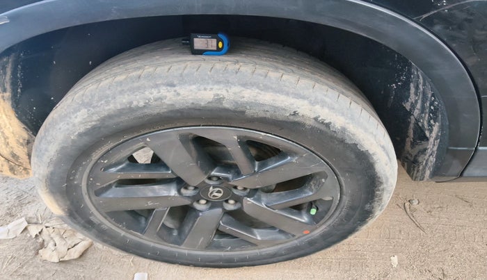 2022 Tata Harrier XZ PLUS 2.0L DARK EDITION, Diesel, Manual, 1,28,573 km, tyre