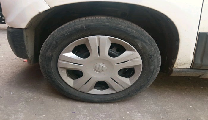 2021 Maruti S PRESSO VXI CNG, CNG, Manual, 98,360 km, tyre