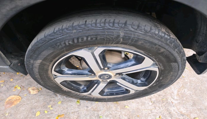 2021 Tata NEXON XZ PLUS PETROL SUNROOF, Petrol, Manual, 1,00,136 km, tyre