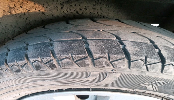 2016 Maruti Wagon R 1.0 LXI CNG, CNG, Manual, 56,391 km, tyre