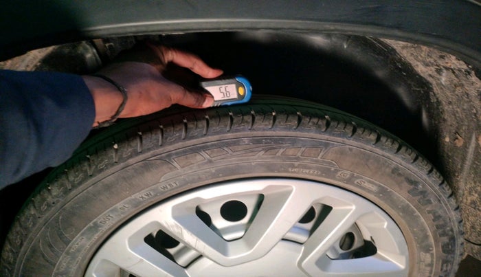 2020 Maruti Vitara Brezza LXI, Petrol, Manual, 22,413 km, tyre