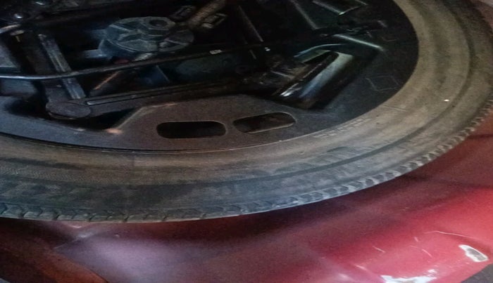 2011 Hyundai i10 SPORTZ 1.2, Petrol, Manual, 1,05,847 km, tyre