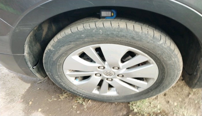 2015 Maruti S Cross ZETA 1.3, Diesel, Manual, 1,46,559 km, tyre