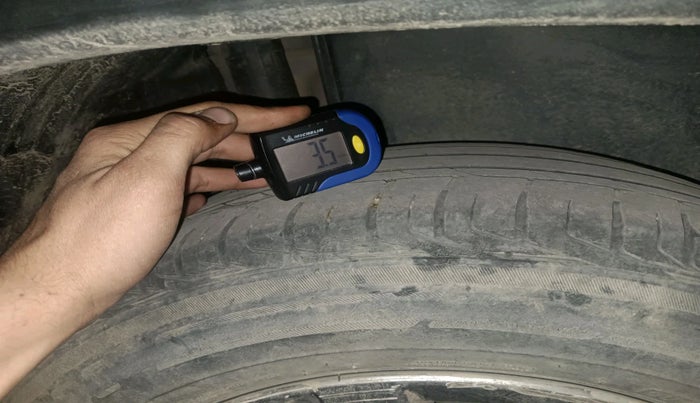 2017 Maruti Vitara Brezza ZDI PLUS DUAL TONE, Diesel, Manual, 1,91,274 km, tyre