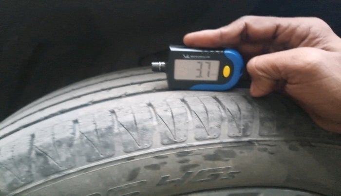 2018 Maruti Vitara Brezza ZDI, Diesel, Manual, 75,825 km, tyre