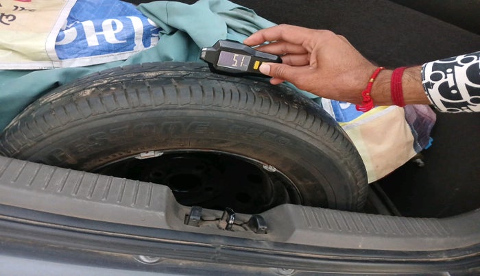 2015 Hyundai i10 SPORTZ 1.1, Petrol, Manual, 99,350 km, tyre