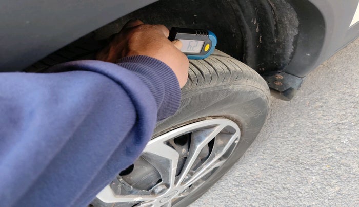 2022 Tata PUNCH PURE MT, Petrol, Manual, 10,845 km, tyre