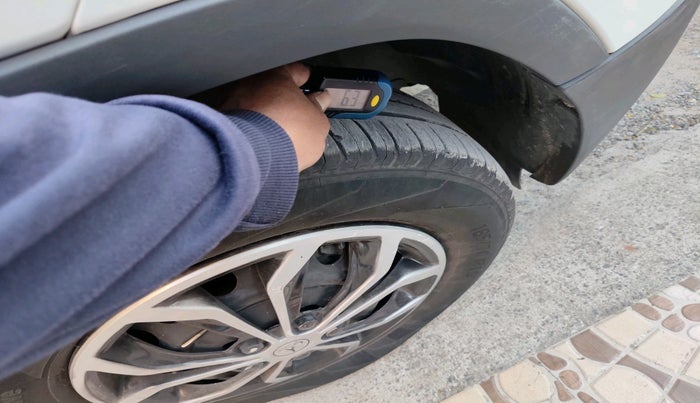 2022 Tata PUNCH PURE MT, Petrol, Manual, 10,845 km, tyre