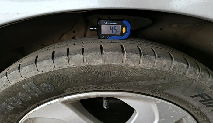 2014 Honda City 1.5L I-VTEC V MT, Petrol, Manual, 1,37,860 km, tyre