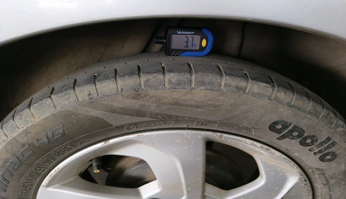 2014 Honda City 1.5L I-VTEC V MT, Petrol, Manual, 1,37,860 km, tyre