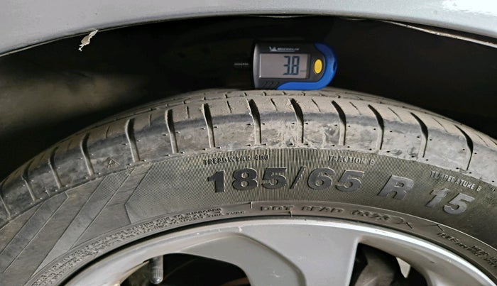 2014 Honda City 1.5L I-VTEC V MT, Petrol, Manual, 1,37,860 km, tyre