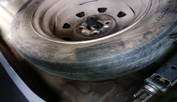 2005 Hyundai Santro Xing XO, Petrol, Manual, 1,27,214 km, tyre