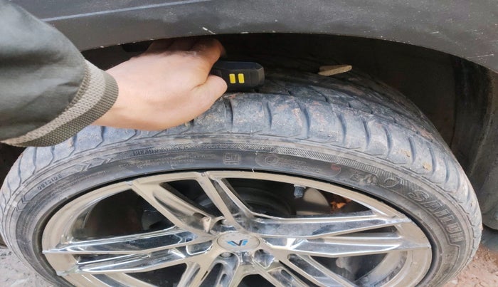 2022 Hyundai VENUE SX (O) 1.5 CRDI, Diesel, Manual, 54,980 km, tyre