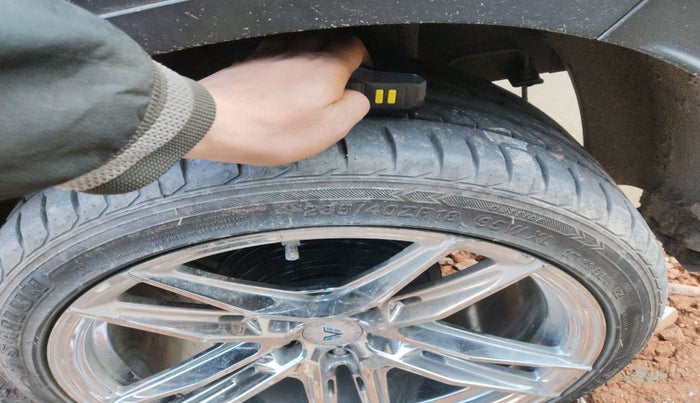 2022 Hyundai VENUE SX (O) 1.5 CRDI, Diesel, Manual, 54,980 km, tyre