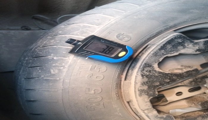 2017 Maruti Vitara Brezza VDI (O), Diesel, Manual, 1,01,056 km, tyre