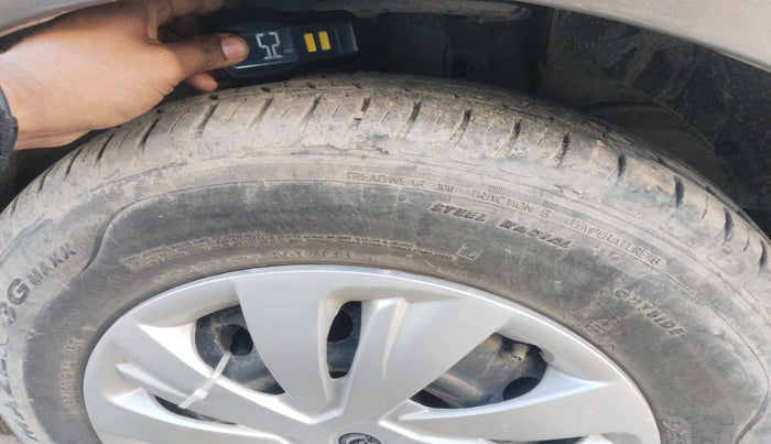 2019 Maruti Swift VXI, Petrol, Manual, 36,500 km, tyre