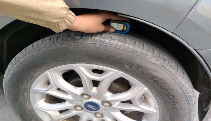 2015 Ford Ecosport TITANIUM 1.0L ECOBOOST, Petrol, Manual, 77,523 km, tyre