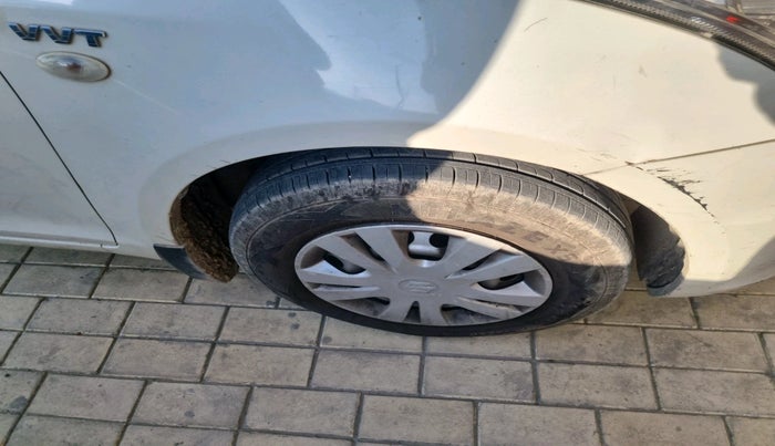 2016 Maruti Swift LXI, Petrol, Manual, 80,684 km, tyre