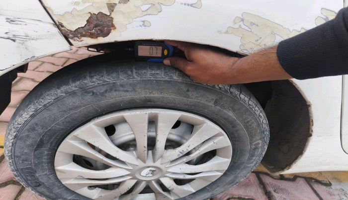 2012 Hyundai Eon ERA +, Petrol, Manual, 1,10,503 km, tyre