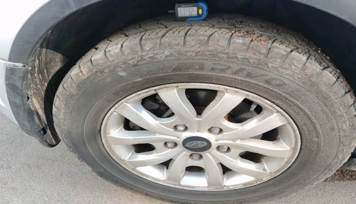 2015 Mahindra XUV500 W8, Diesel, Manual, 75,980 km, tyre