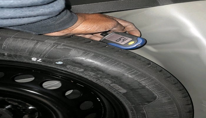 2021 Toyota Glanza V, Petrol, Manual, 22,902 km, tyre