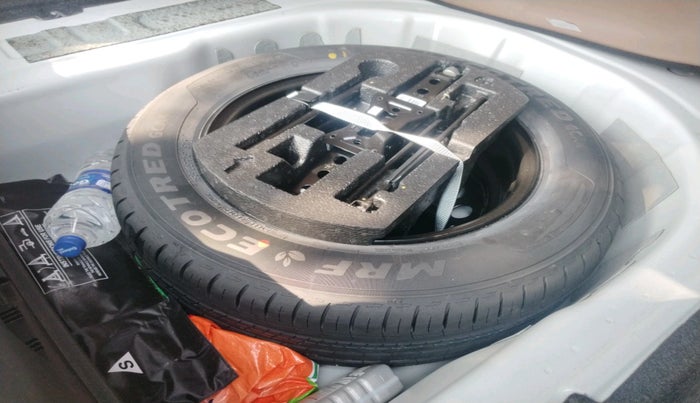 2024 Volkswagen VIRTUS HIGHLINE TSI 1.0 AT, Petrol, Automatic, 41,915 km, tyre