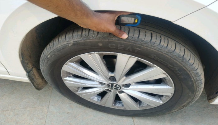 2024 Volkswagen VIRTUS HIGHLINE TSI 1.0 AT, Petrol, Automatic, 41,915 km, tyre